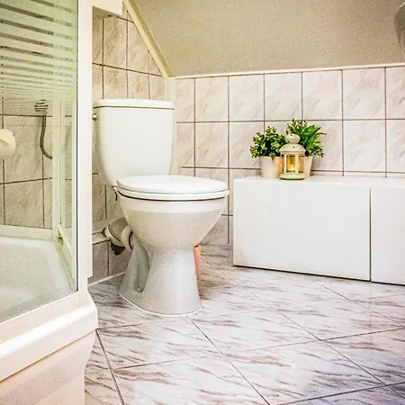 Awesome Apartment In Gdansk With Wifi グダニスク